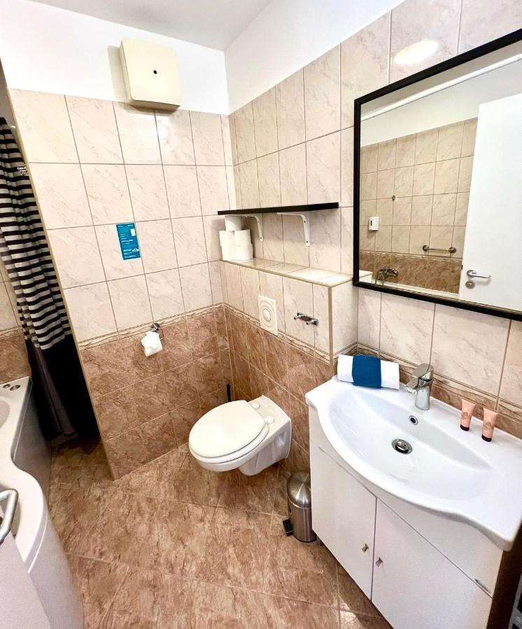 Star Apartments With Free Parking Будапеща Екстериор снимка
